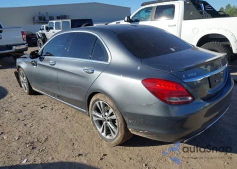 2018 Mercedes-Benz C 300 from USA, damaged, VIN 55SWF4JB1JU249456